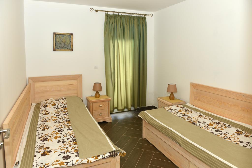 Apartments Kuljace Свети Стефан Екстериор снимка